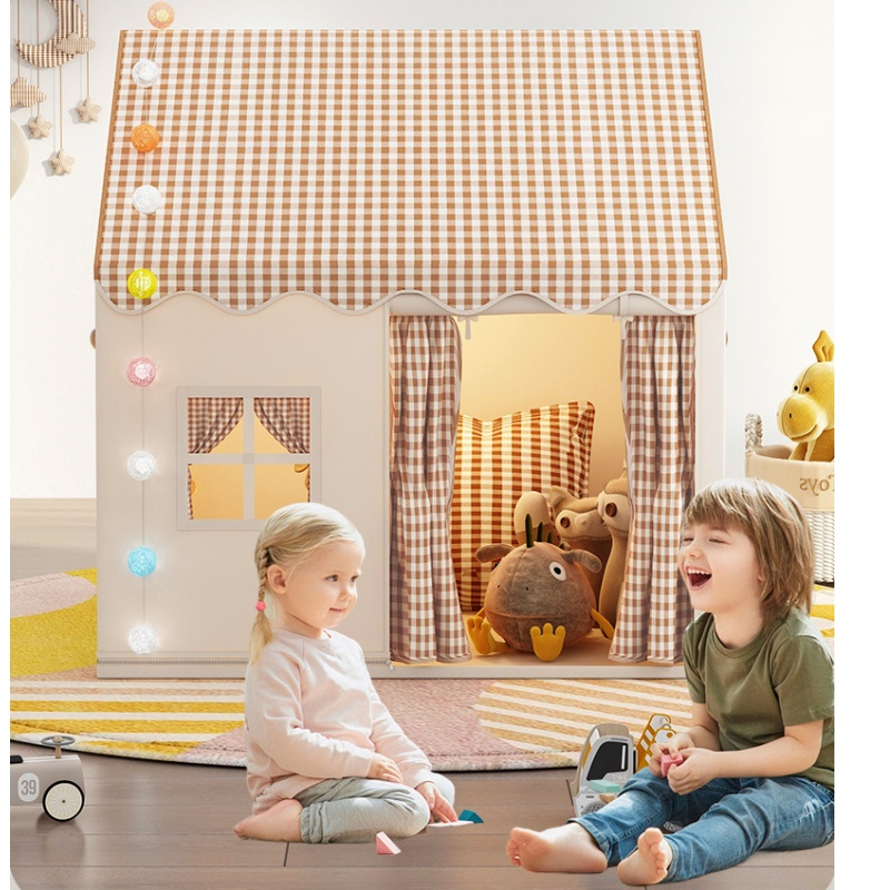 خيمة ألعاب للأطفال على شكل قلع - مراجعة Kids Outdoor Play Table وسعره